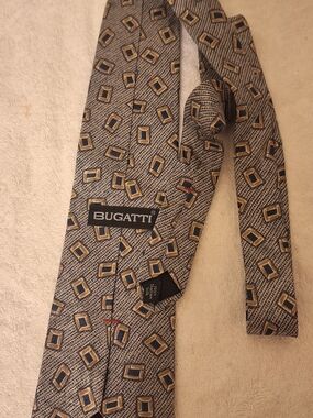 Bugatti Geometric Silk Tie in Navy Blue and Gold